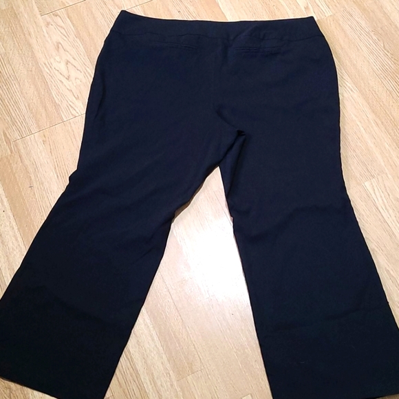 Torrid Classic Signature Black Bootcut Trendy Pants Short 20 - Picture 9 of 10